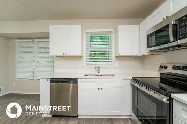 Foto del edificio - 661 Raven Springs Trail