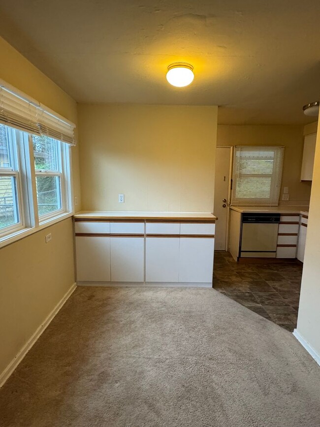 Foto del edificio - Spacious Updated 2 Bedroom in Renton with ...