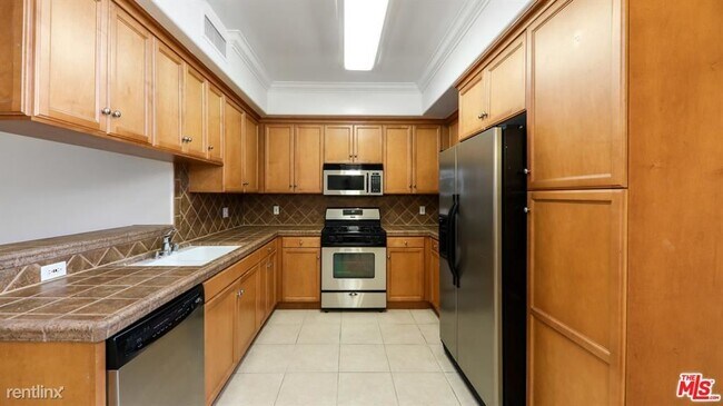 Foto del edificio - 2335-2335 S Bentley Ave