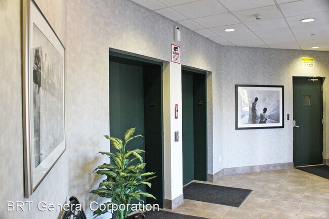 Foto del edificio - 1 br, 1 bath Apartment - Brookview Commons...