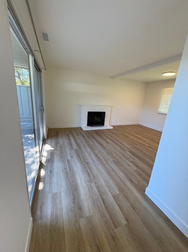 Building Photo - 230 San Andreas Dr