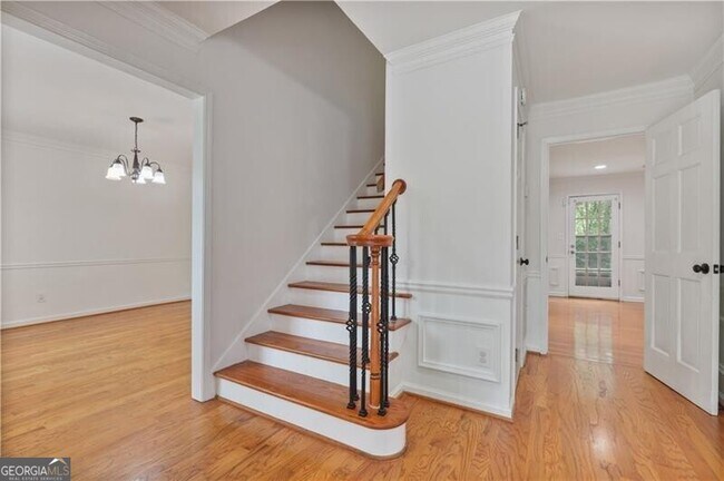 Building Photo - 1056 Dogwood Forest Dr NE