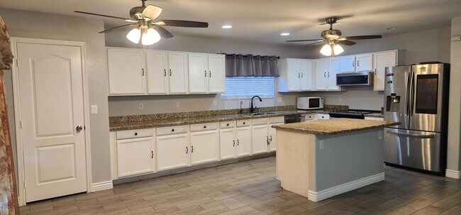 Foto del edificio - 9124 W Elm St