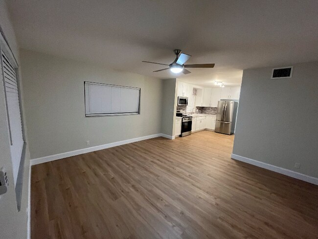 Foto del edificio - 1752 NE 51st St