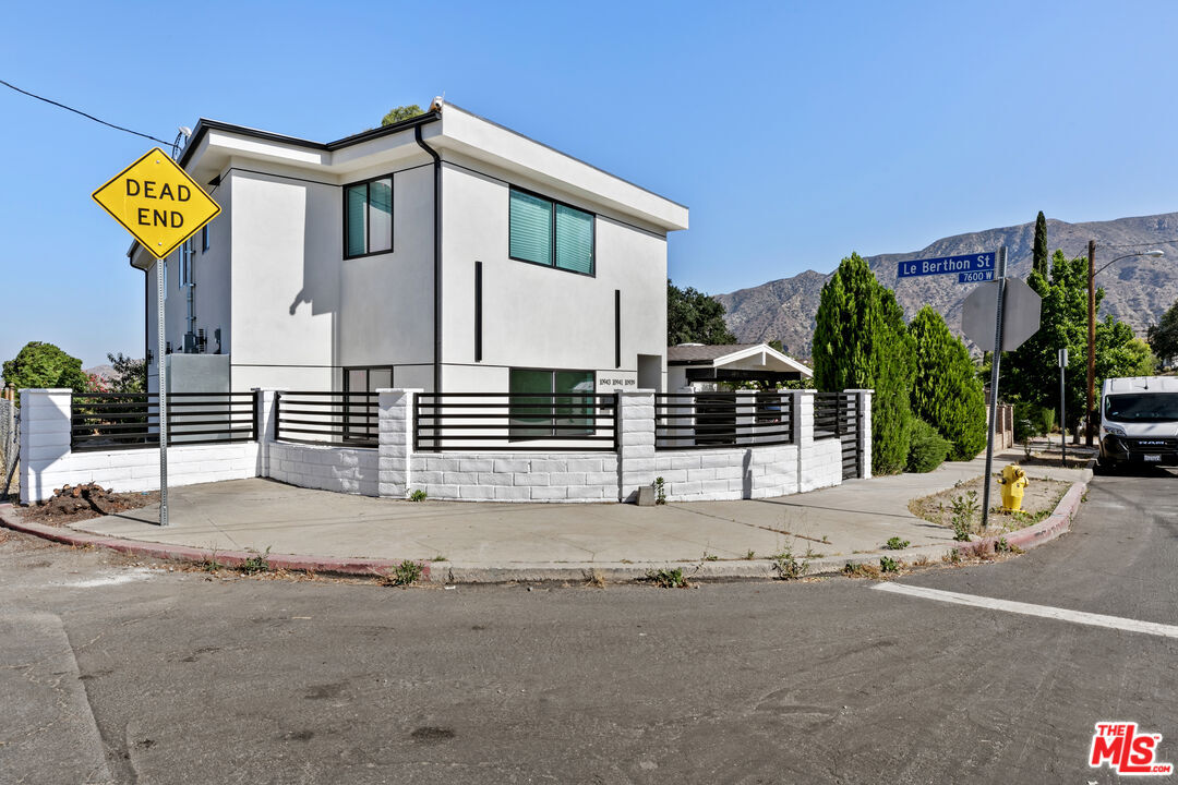 Primary Photo - 10941 Christine Way