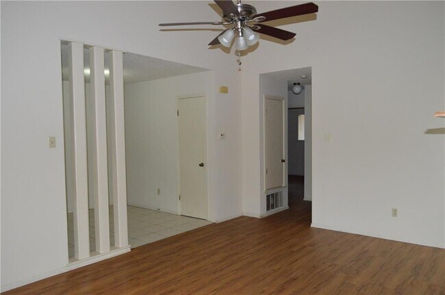 Building Photo - 3519 Rollingway Cove