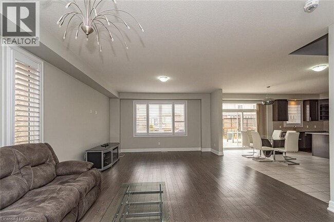 Building Photo - 558 Sundew Dr