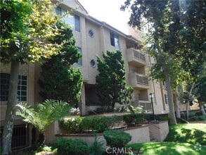 Building Photo - 1616 S Barrington Ave