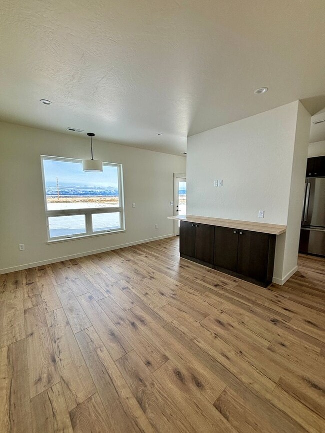 Foto del edificio - 2356-60 Shorthorn Ave. - Burnham Ranch Building 4