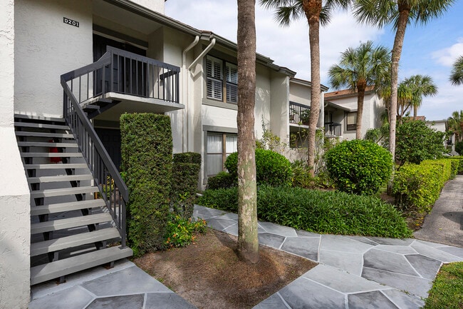 Building Photo - 11355 Pond View Dr