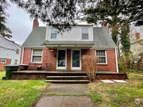 Building Photo - 2611 Spring Garden St