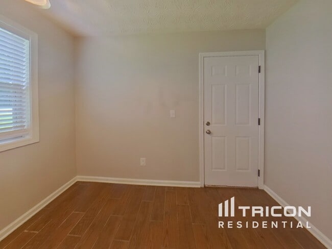 Building Photo - 1011 Buckeye Ln