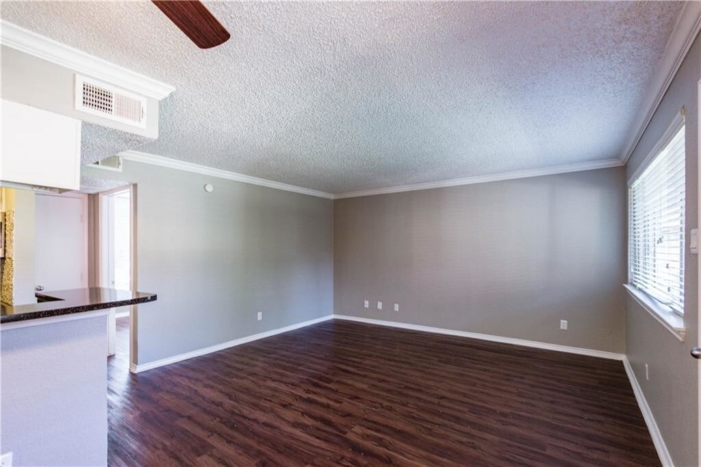 Foto del edificio - 6127 Gaston Ave