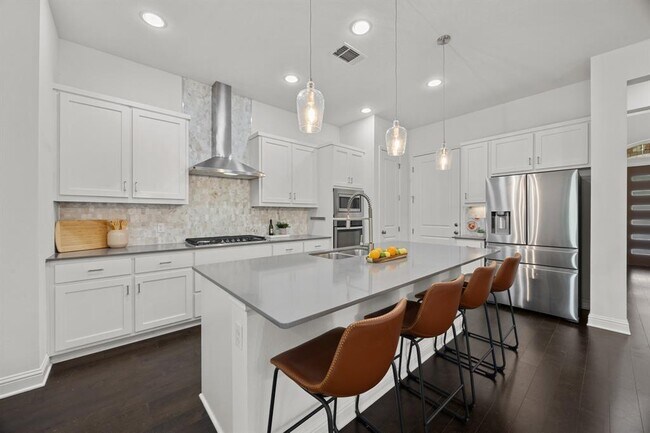 Building Photo - 5305 Mandevilla Dr