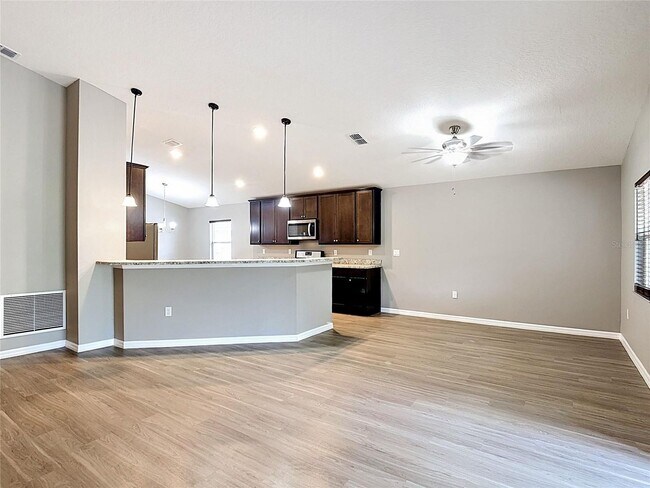 Building Photo - 225 Bella Verano Way