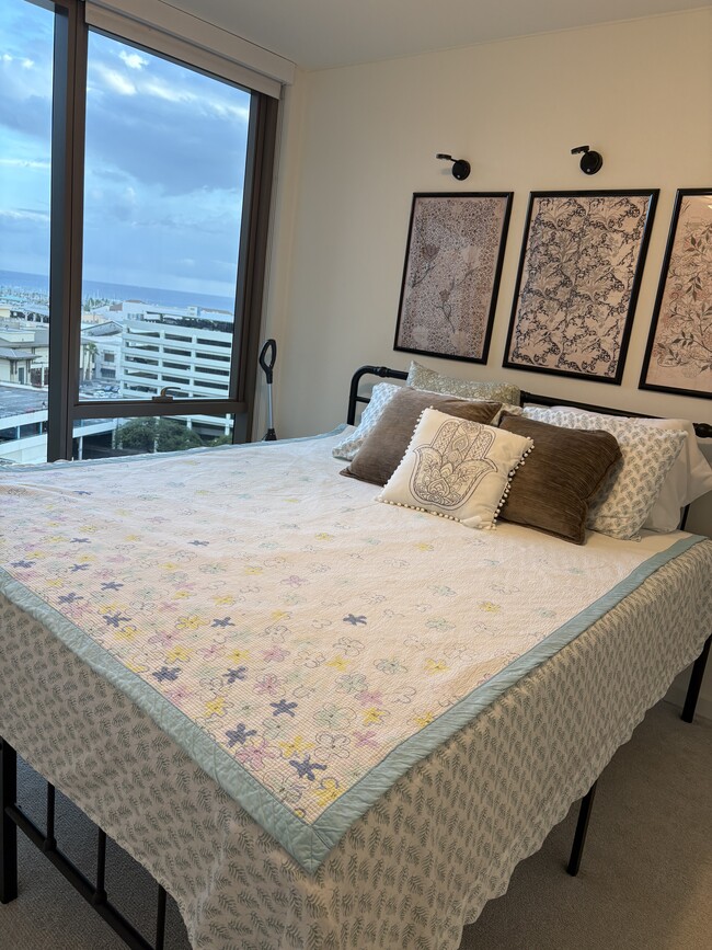 Building Photo - 1388 Kapiolani Blvd