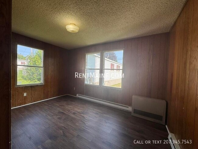 Building Photo - 8 Goodwin Lp