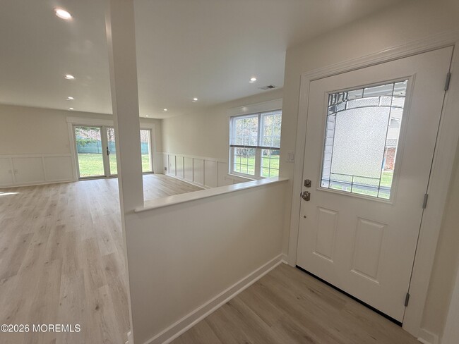 Building Photo - 15 Lindsey Cir