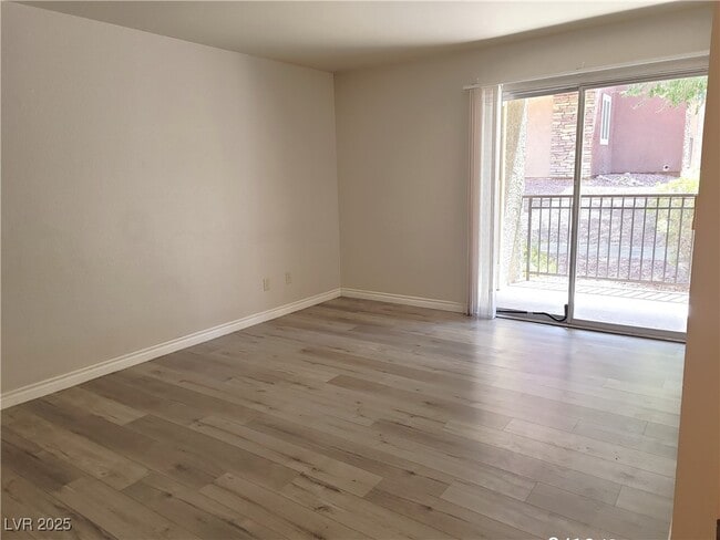 Building Photo - 4400 Sandy River Dr