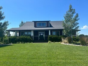 Building Photo - 3904 Retreat Dr