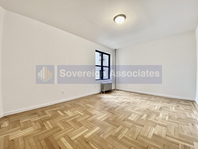 Foto del edificio - 590 Fort Washington Ave