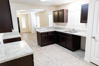 Building Photo - 1413 Starling Ln