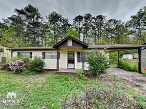 Building Photo - 6242 Green Acres Dr SW
