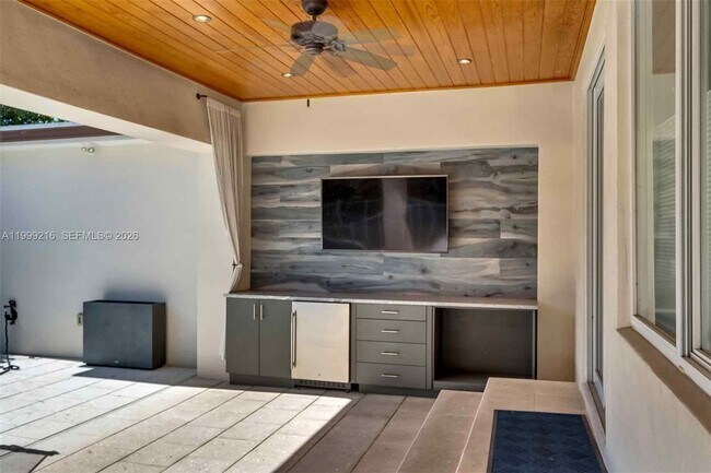 Foto del edificio - 1160 NE 98th St