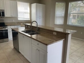 Building Photo - 1560 Fiddlewood Ct