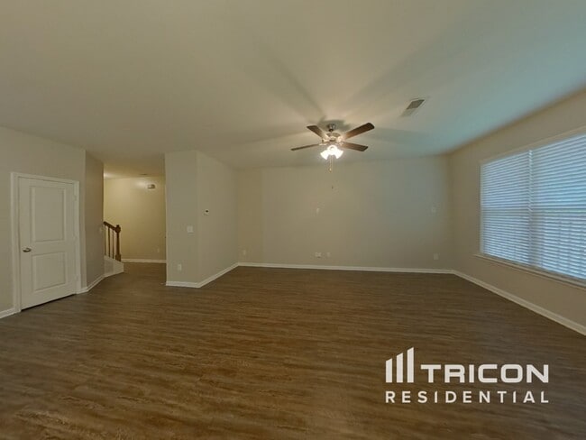 Foto del edificio - 2277 Wentworth Park Dr