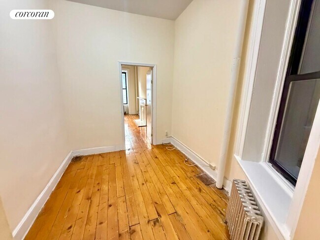 Foto del edificio - 424 E 83rd St