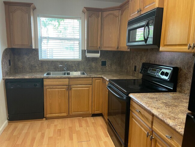 Building Photo - 10762 La Placida Dr