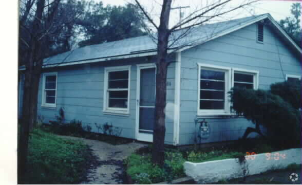 Foto del edificio - 1188 Katherine Rd