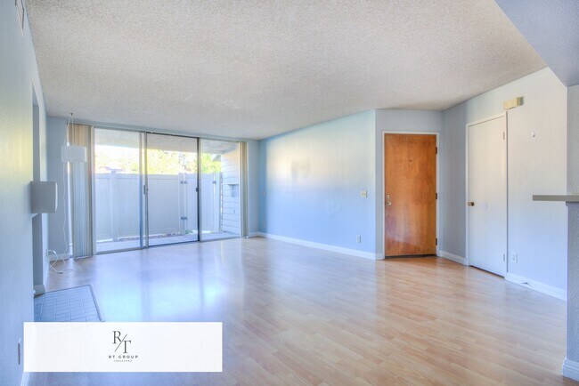 Building Photo - 3 Carriage Way
