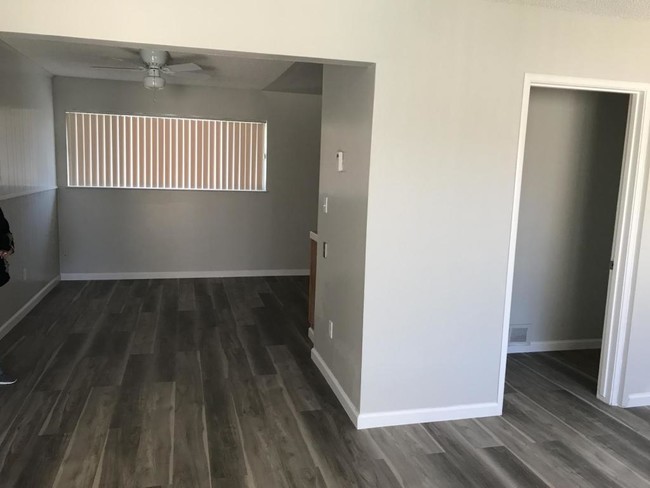 Building Photo - 7726 Brentwood Drive