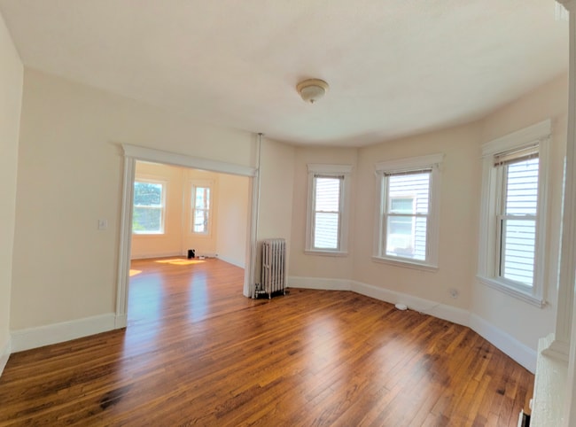 Building Photo - 10 Athol St