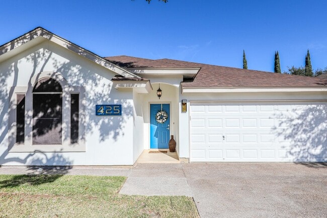 Building Photo - 425 Cinnamon Teal Loop