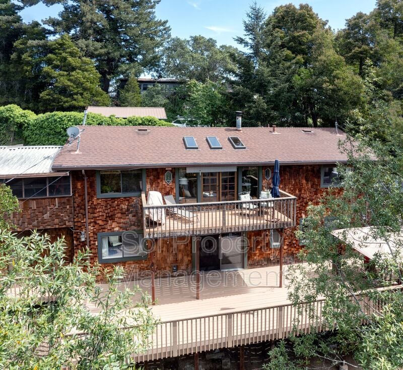 Primary Photo - 646 Blue Ridge Dr