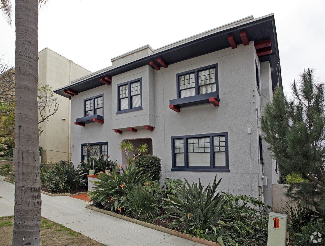 Building Photo - 115 E Walnut Ave
