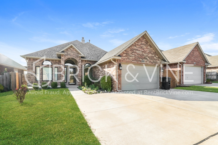 Foto principal - 829 Elm Creek Dr