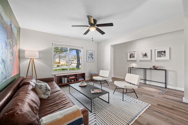 Foto del edificio - 2307 Whitestone Dr