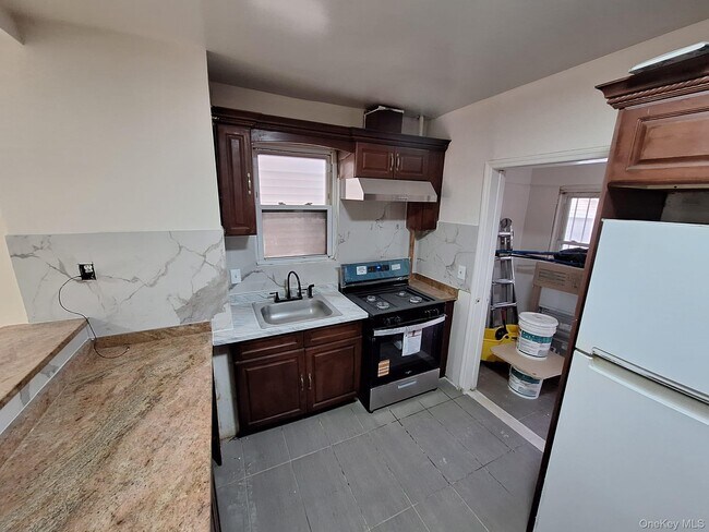 Foto del edificio - 90-43 170th St