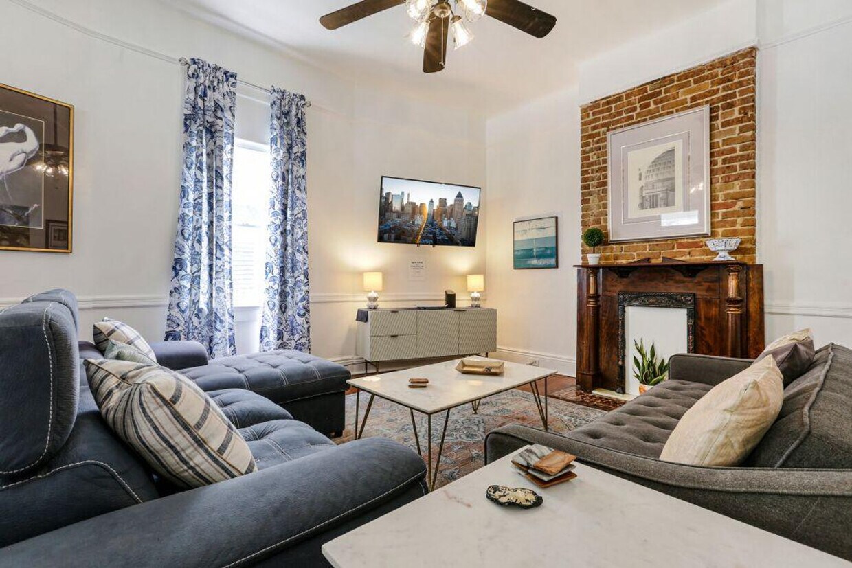Foto principal - 5128 Freret St