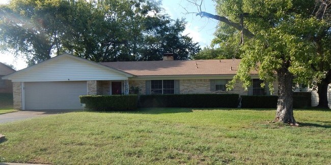 Foto del edificio - 2834 Greenwood Ln