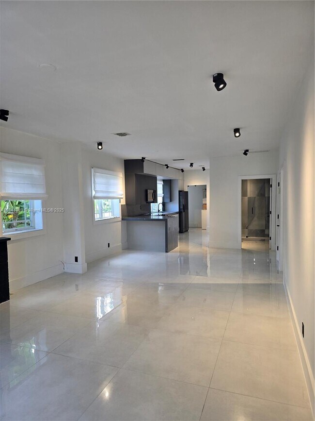 Foto del edificio - 1033 Tyler St