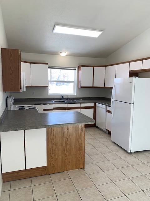 Building Photo - 730 Hidden Trail Ct SW