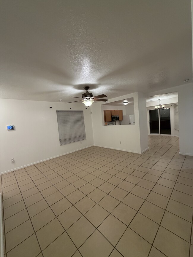 Foto del edificio - 2149 Sagecrest Loop