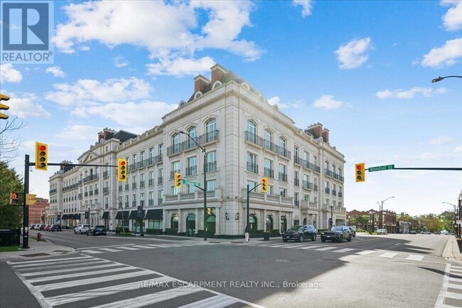 Building Photo - 300 Randall St