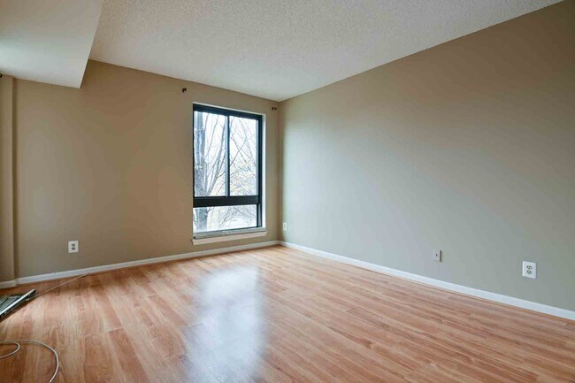 Foto del edificio - 807 N Howard St