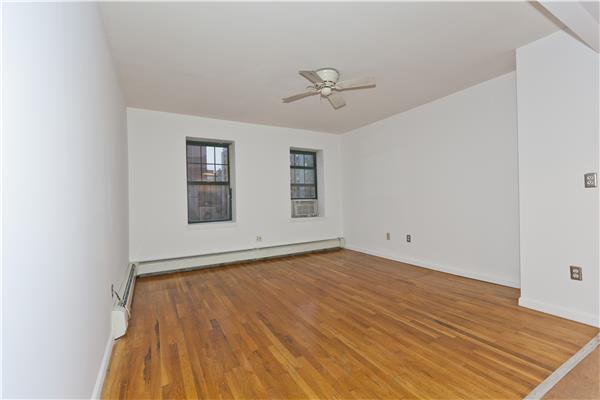Foto del edificio - 619 E 11th St